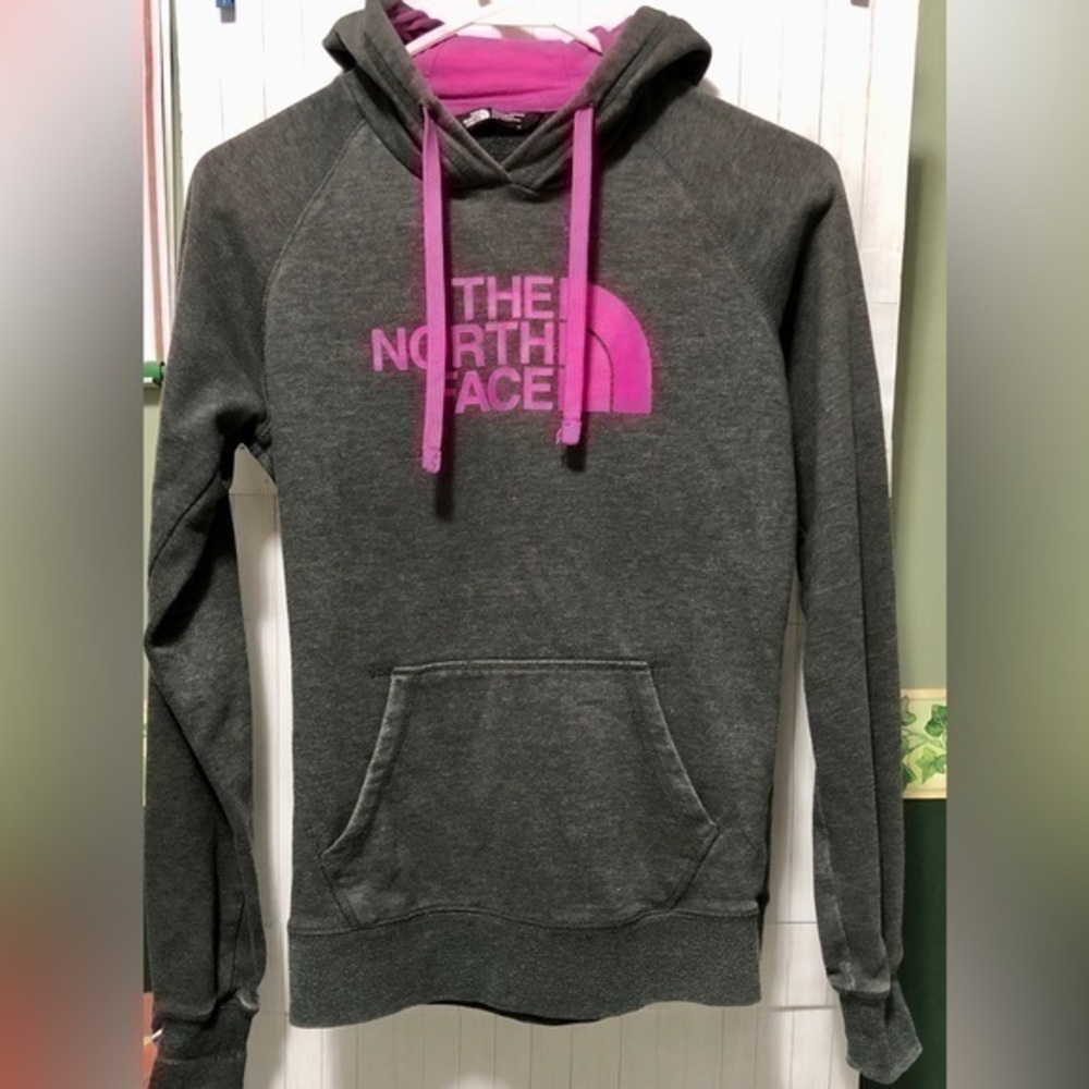 ✴️North Face Gray w/Pink Logo Pullover Hooded Sweatshirt